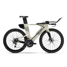 Load image into Gallery viewer, Felt IA Advanced Ultegra| Most expensive Bike | Best Bicycle Shop| Cycle Shop | Headwind cycle shop for all bike