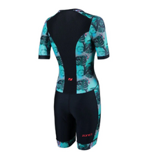 Load image into Gallery viewer, ZONE3 Momentum II Womens Short Sleeve Trisuit - Black/Green