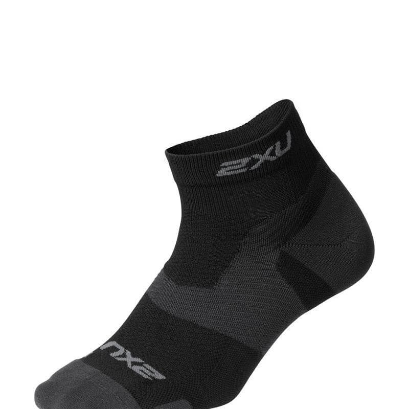 2XU UA5047e Vectr Light Cushion 1/4 Crew-Black/Titanium – Headwind